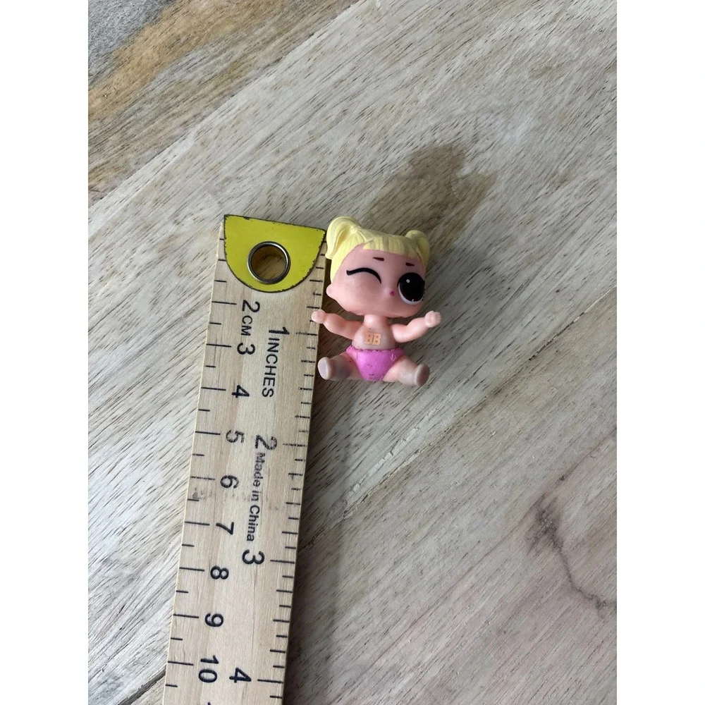 MGA LOL Surprise Lil Sister Figure Winking Blonde Pigtails Pink Diaper 1.5in